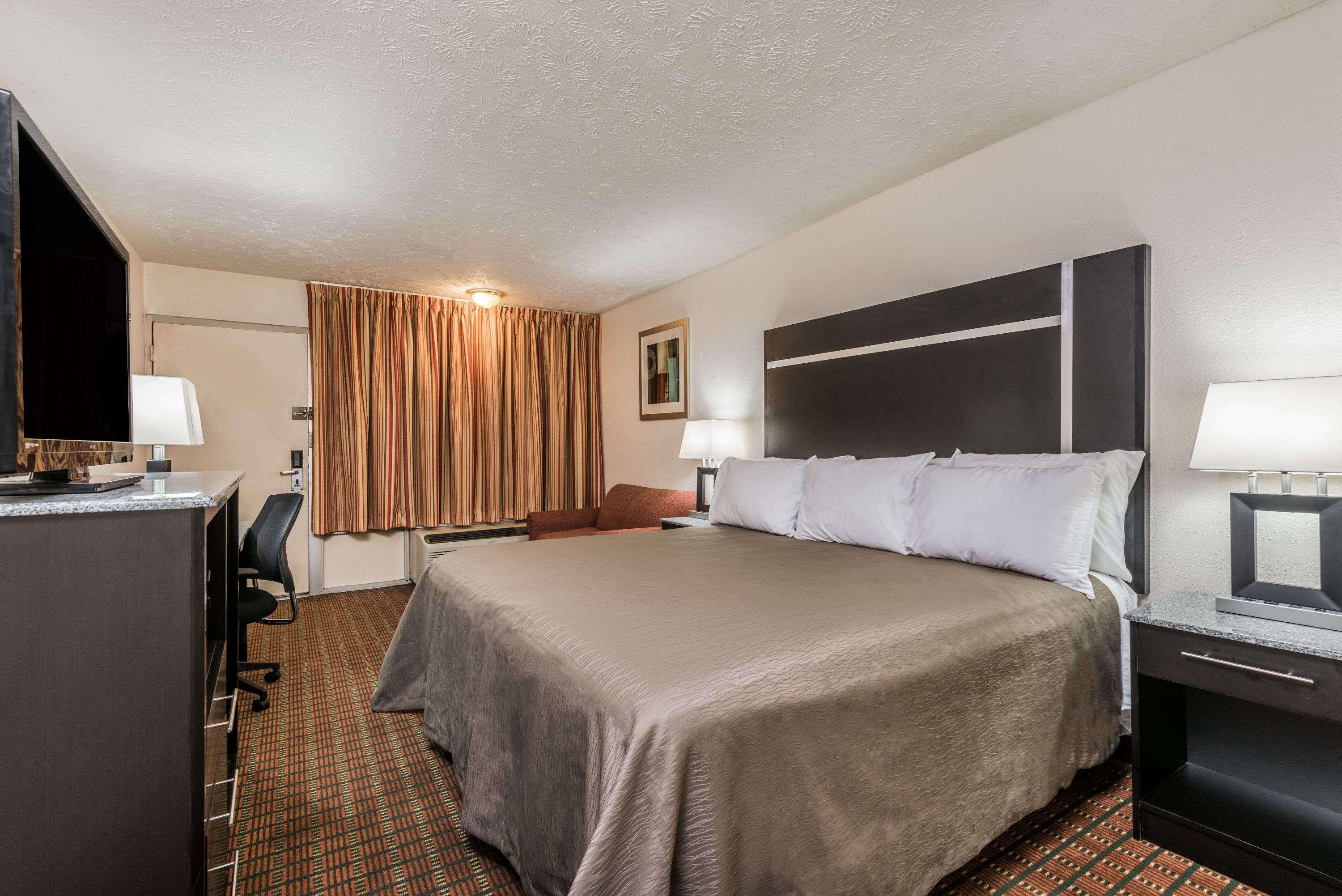 מלון Ramada By Wyndham למברטון מראה חיצוני תמונה