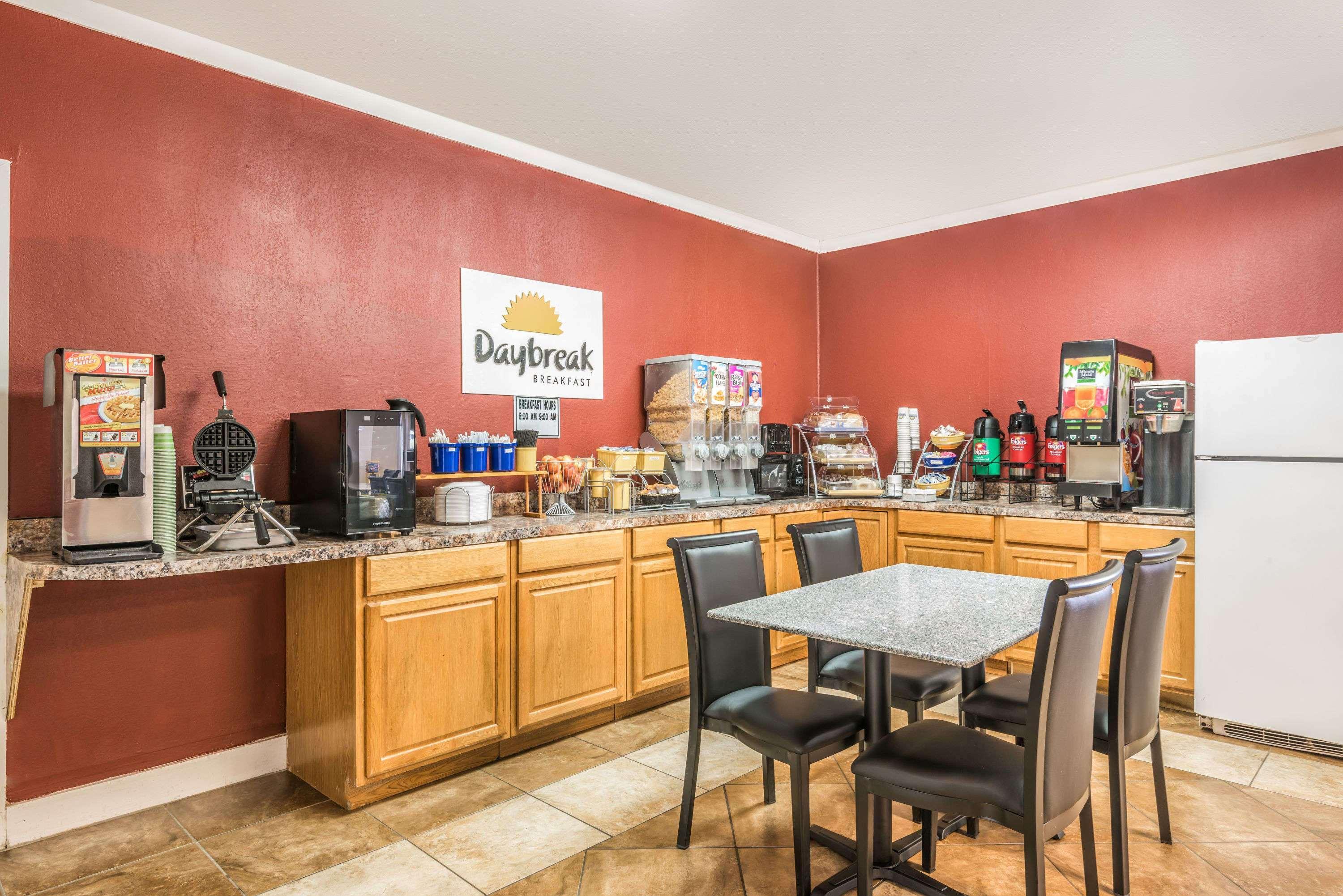 מלון Ramada By Wyndham למברטון מראה חיצוני תמונה