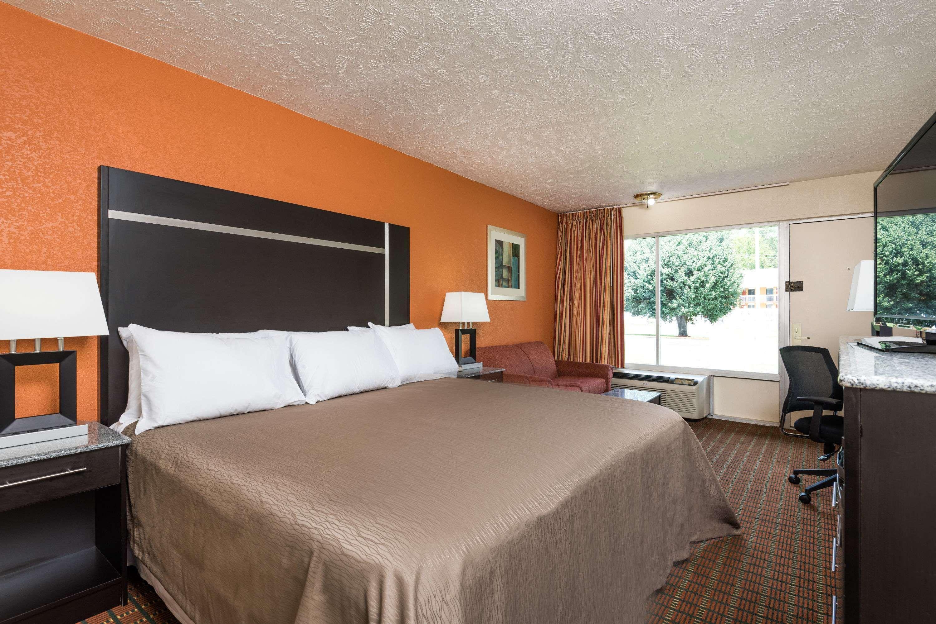 מלון Ramada By Wyndham למברטון מראה חיצוני תמונה