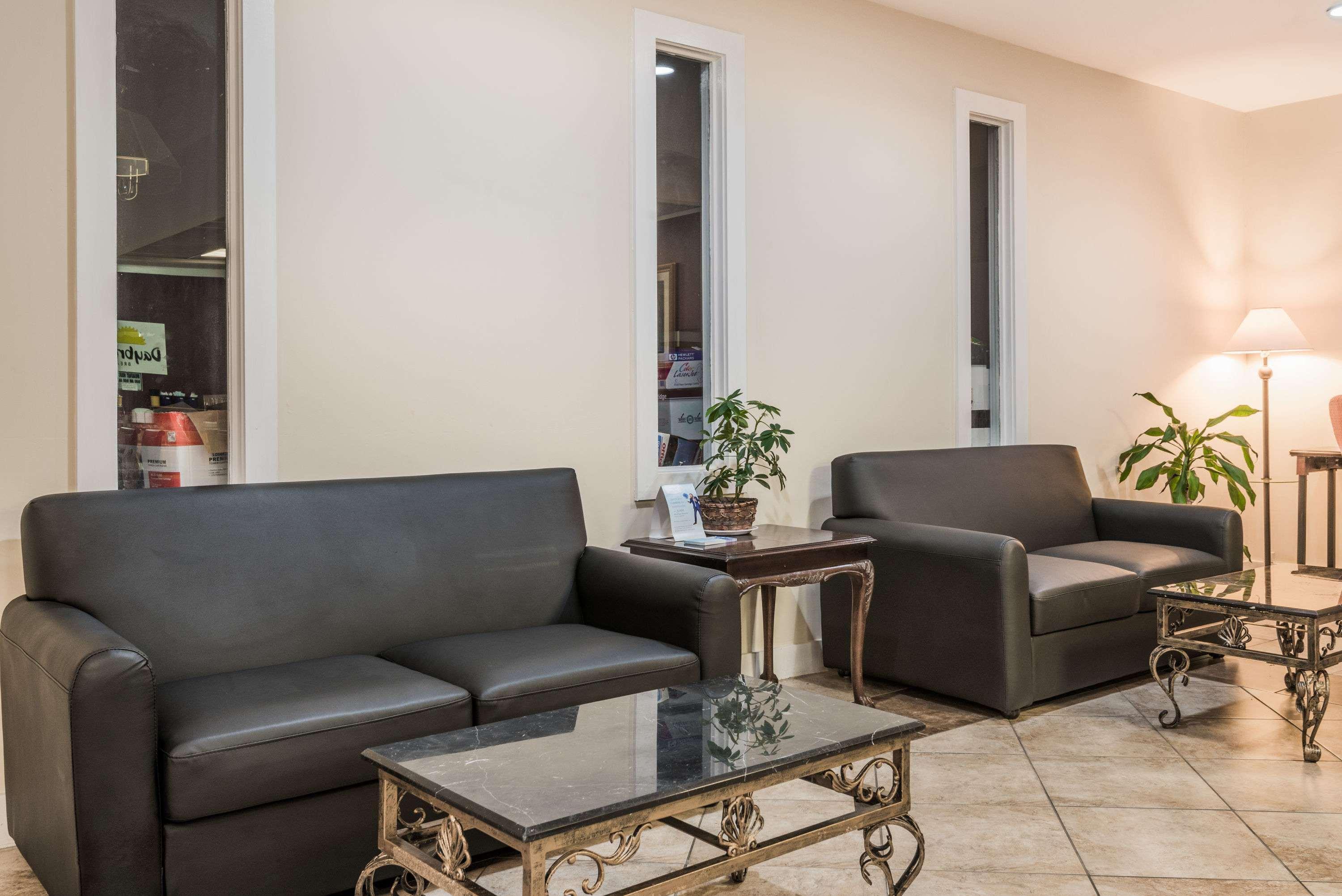 מלון Ramada By Wyndham למברטון מראה חיצוני תמונה