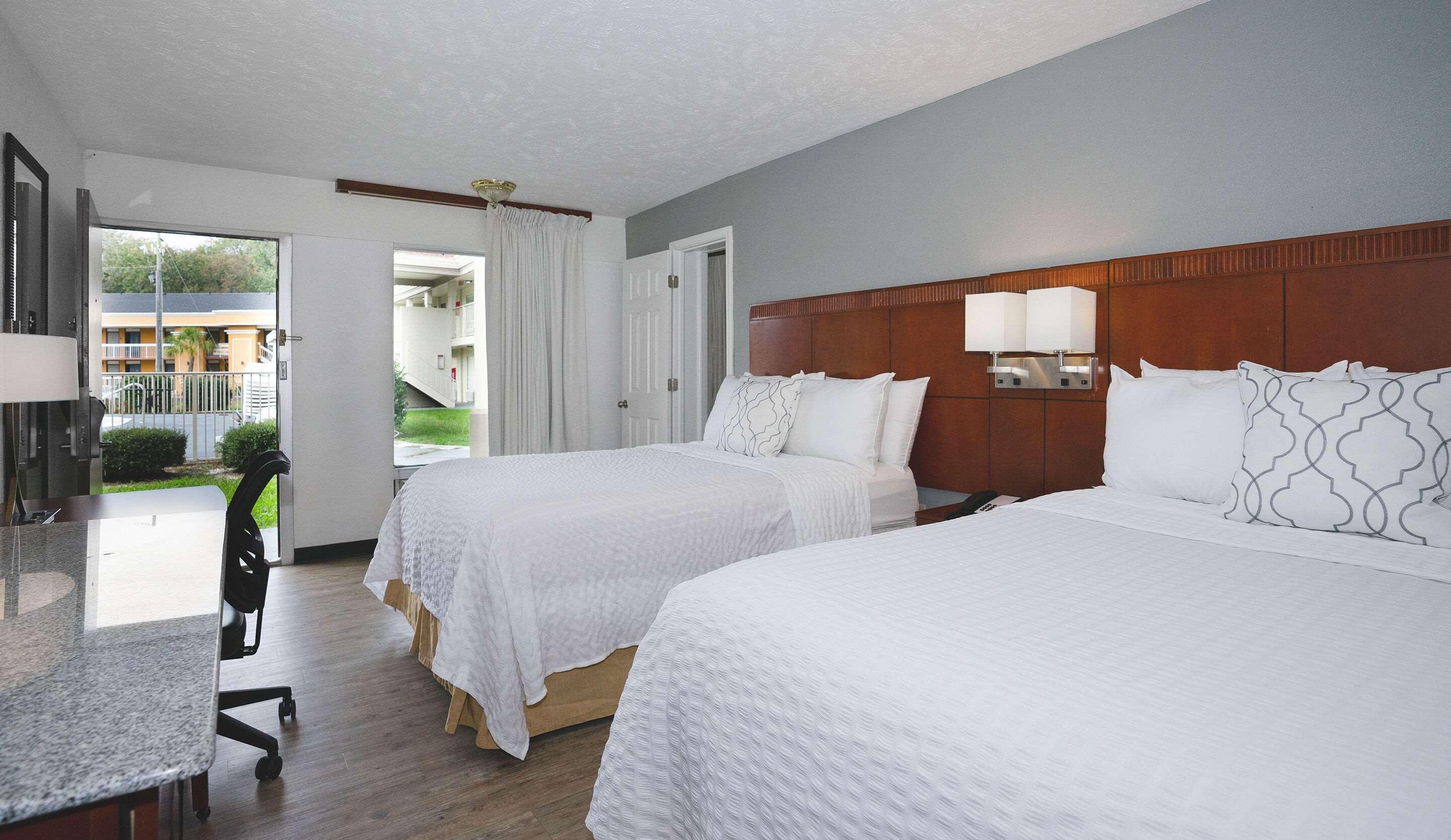 מלון Ramada By Wyndham למברטון מראה חיצוני תמונה