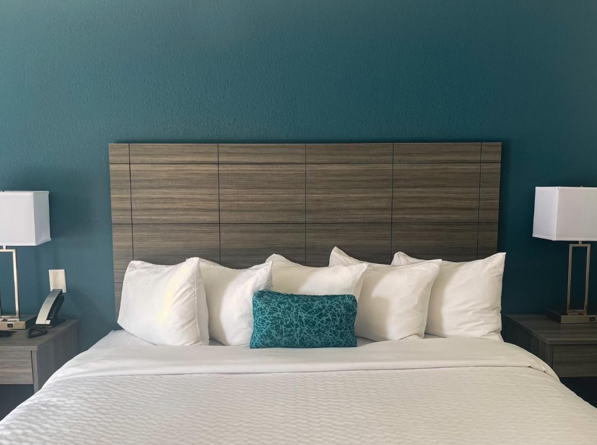 מלון Ramada By Wyndham למברטון מראה חיצוני תמונה