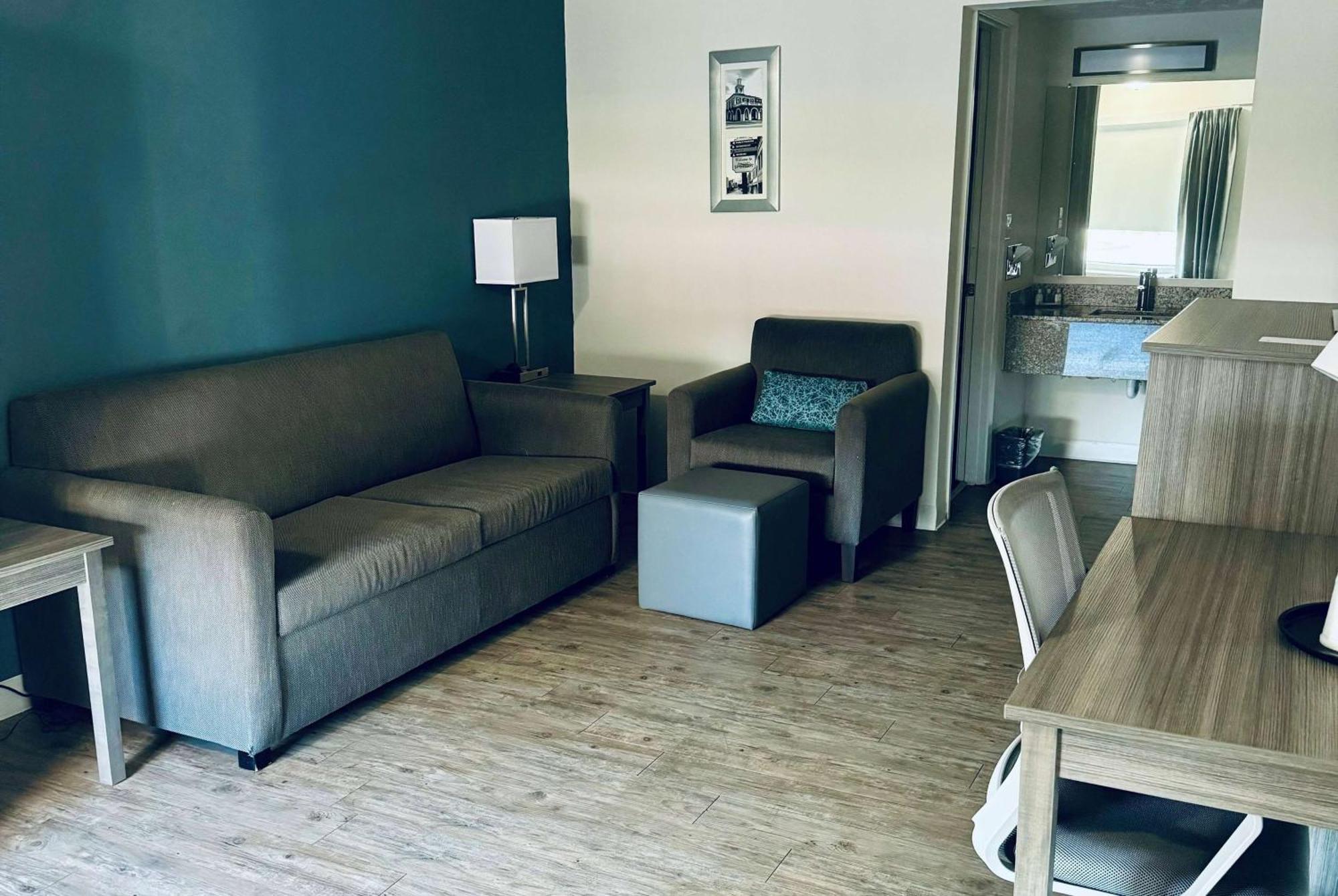 מלון Ramada By Wyndham למברטון מראה חיצוני תמונה